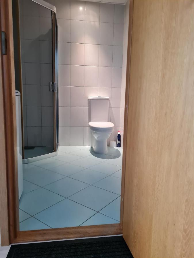 Cozy One Bedroom Apartment In City Center 塔林 外观 照片