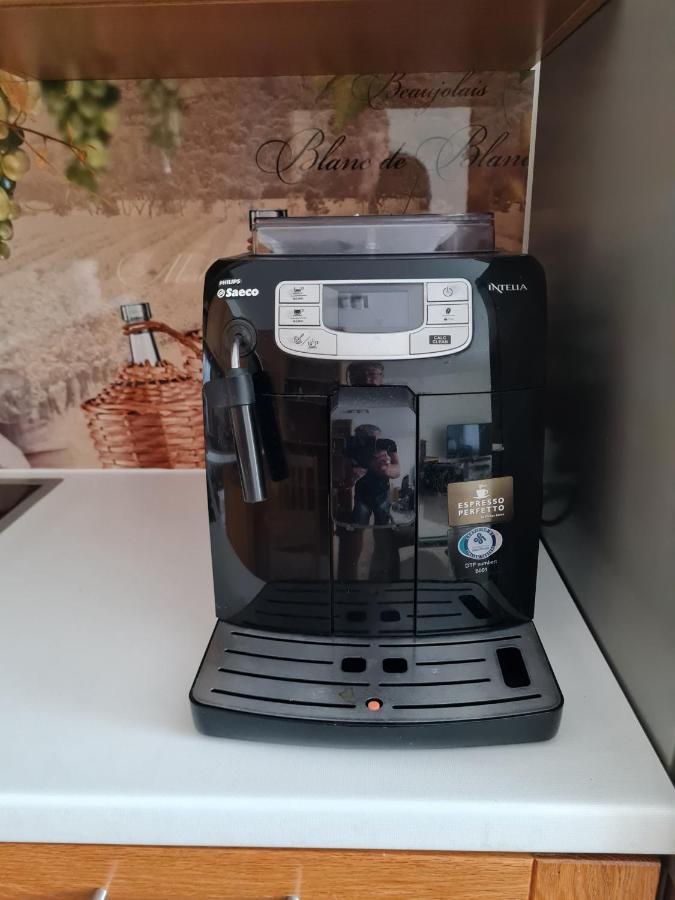 Cozy One Bedroom Apartment In City Center 塔林 外观 照片